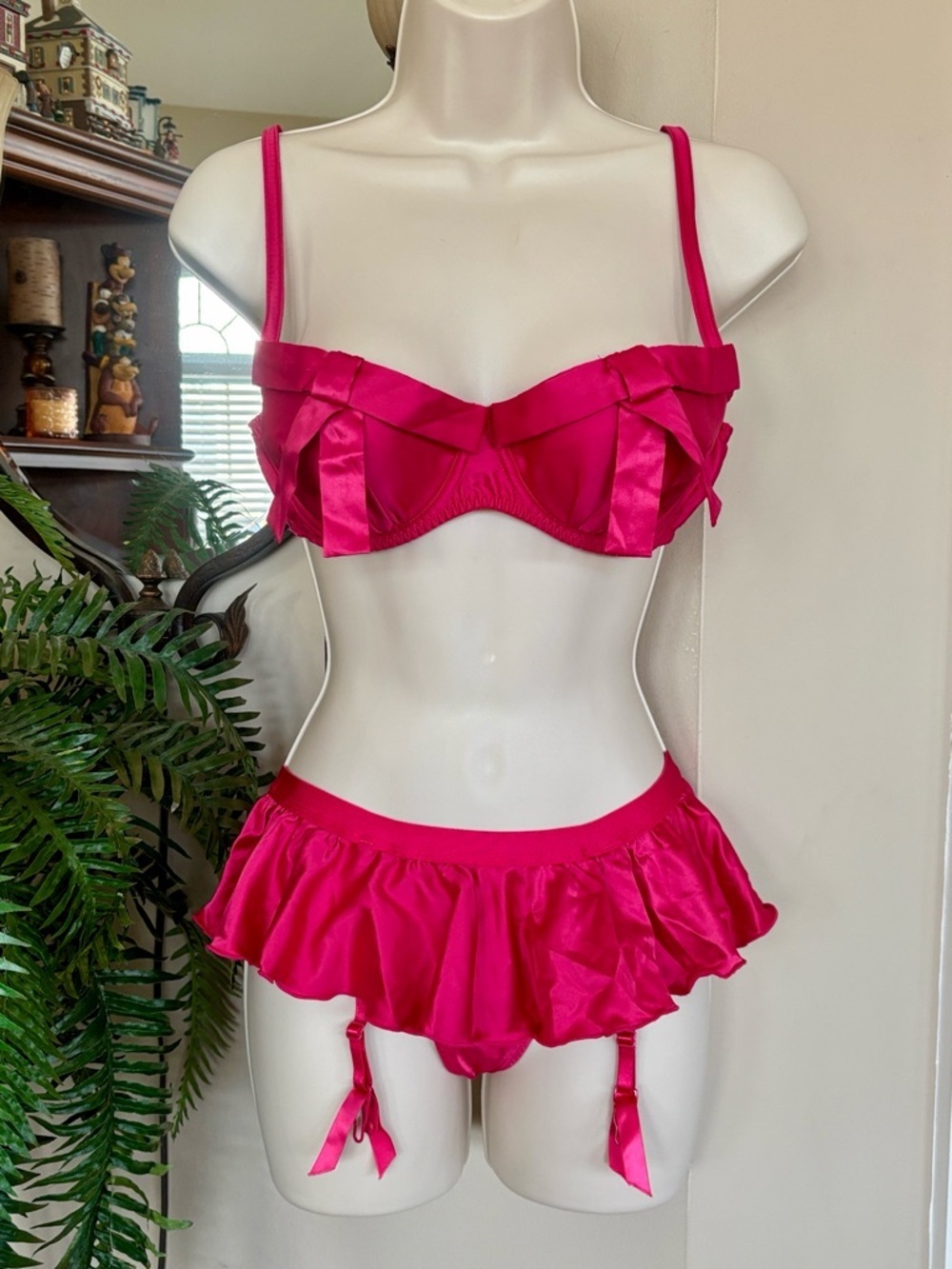 NWT Victoria's Secret Vintage Y2K Pink Satin Bow Bra & Ruffle Thong Garter Set